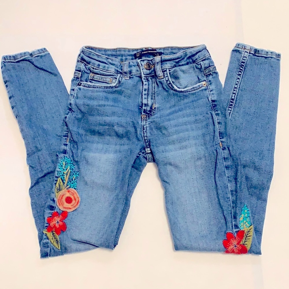 Zara Midrise Floral Embroidered Skinny Jeans Size 2